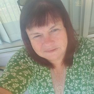 Meet your Posher, Debbie